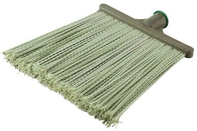 Метла синтетическая плоская гибкая, распушенная (39224)