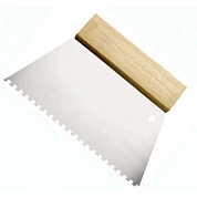 Шпатель зубчатый нерж. 180 мм/ А1, дерев. рук. (0825-661801) HARDY