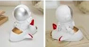 Фигурка декоратив. Joli Angel 3061 "Космонавт на месяце" в золотом скафандре, h12см, полирезина